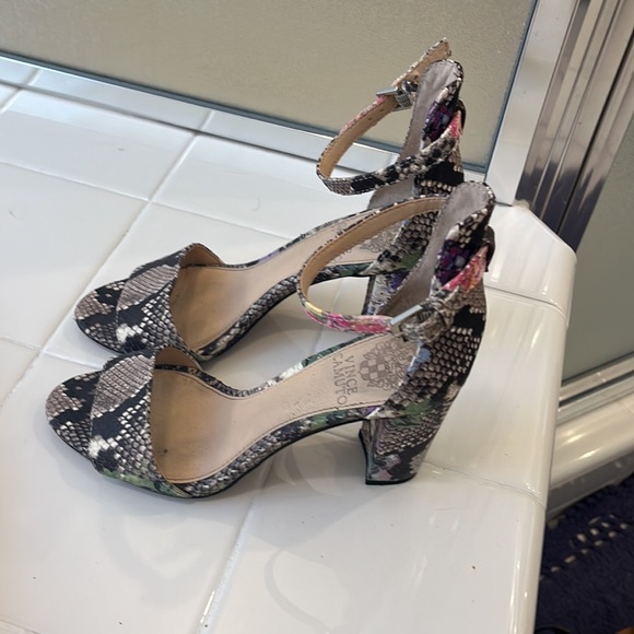 Snakeskin heel - Picture 4 of 6